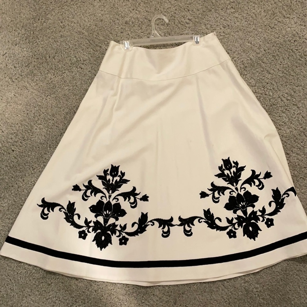 White House Black Market skirt size 2